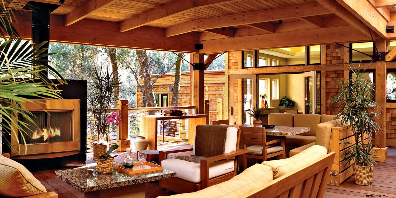 16 Luxurious Romantic Hotels Around the World