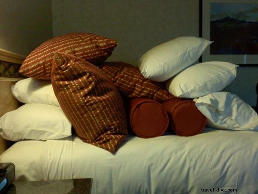 17 Smart Tips to Maximize Your Hotel Room Comfort and Convenience