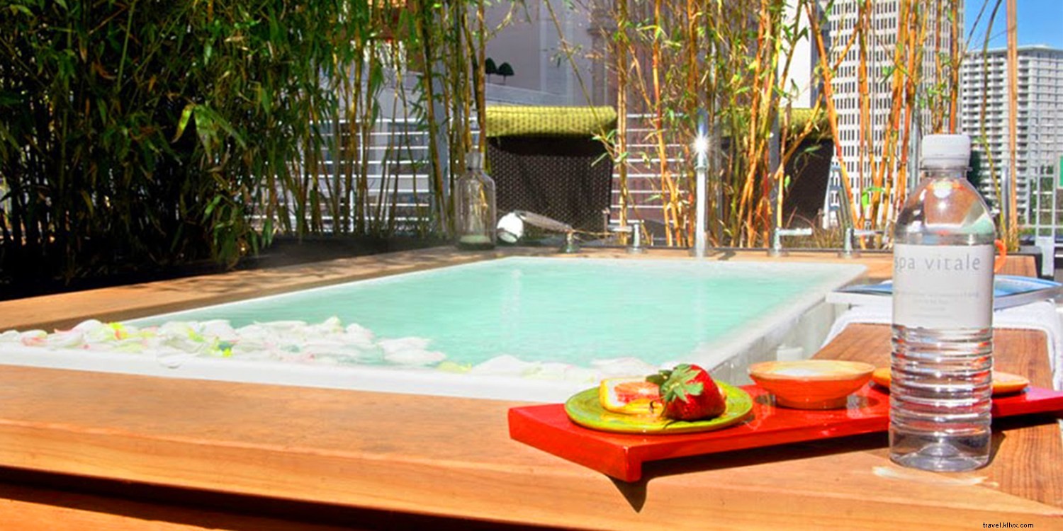 6 Luxurious Urban Staycations with Iconic City Pools