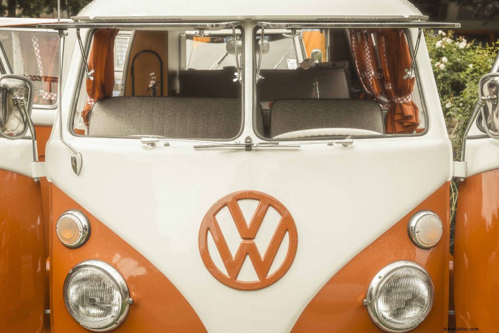 Iconic Classics in Santa Fe: World-Class Opera and Vintage Volkswagen Celebrations