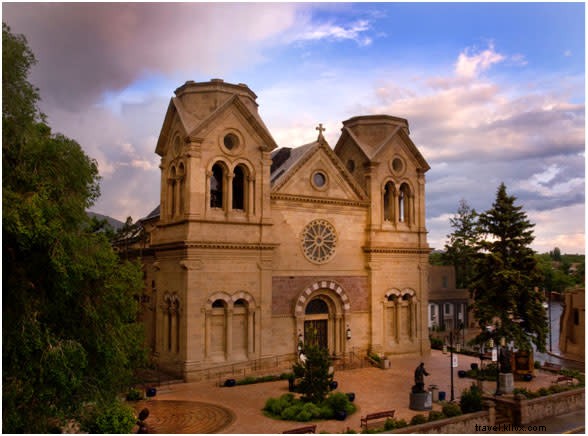 Discover Santa Fe s Vibrant Spring Colors: Capture and Share Your Favorites