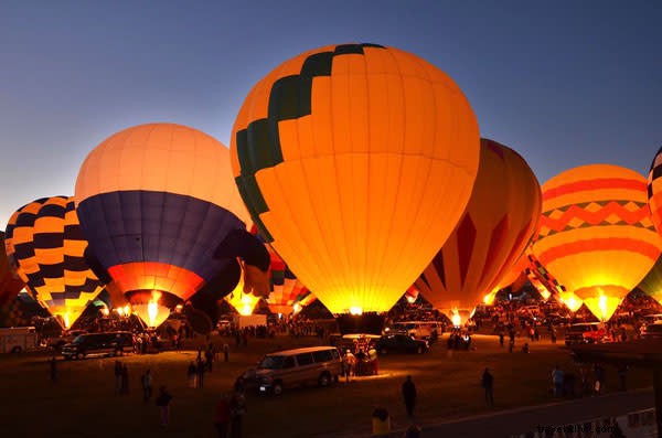 Experience Albuquerque s International Balloon Fiesta from Santa Fe: The Ideal Home Base