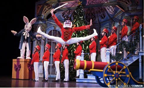 Experience Magical Holiday Traditions in Santa Fe: Events, Lights, and Festivities