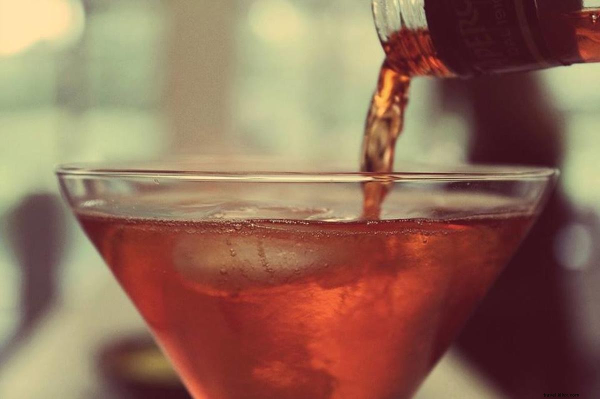 Best Happy Hour Spots in Greater Palm Springs: Top Deals on Drinks and Bites