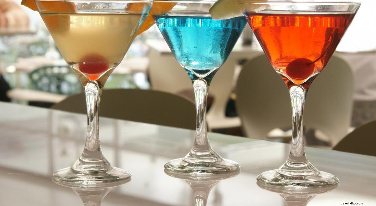 Best Happy Hour Spots in Greater Palm Springs: Top Deals on Drinks and Bites