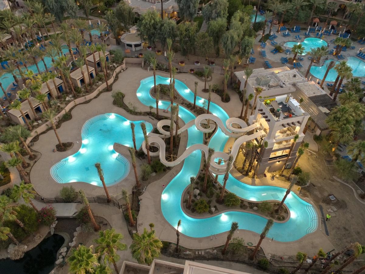 Indian Wells  Premier Poolside Resorts: Luxury Pools and Unforgettable Getaways