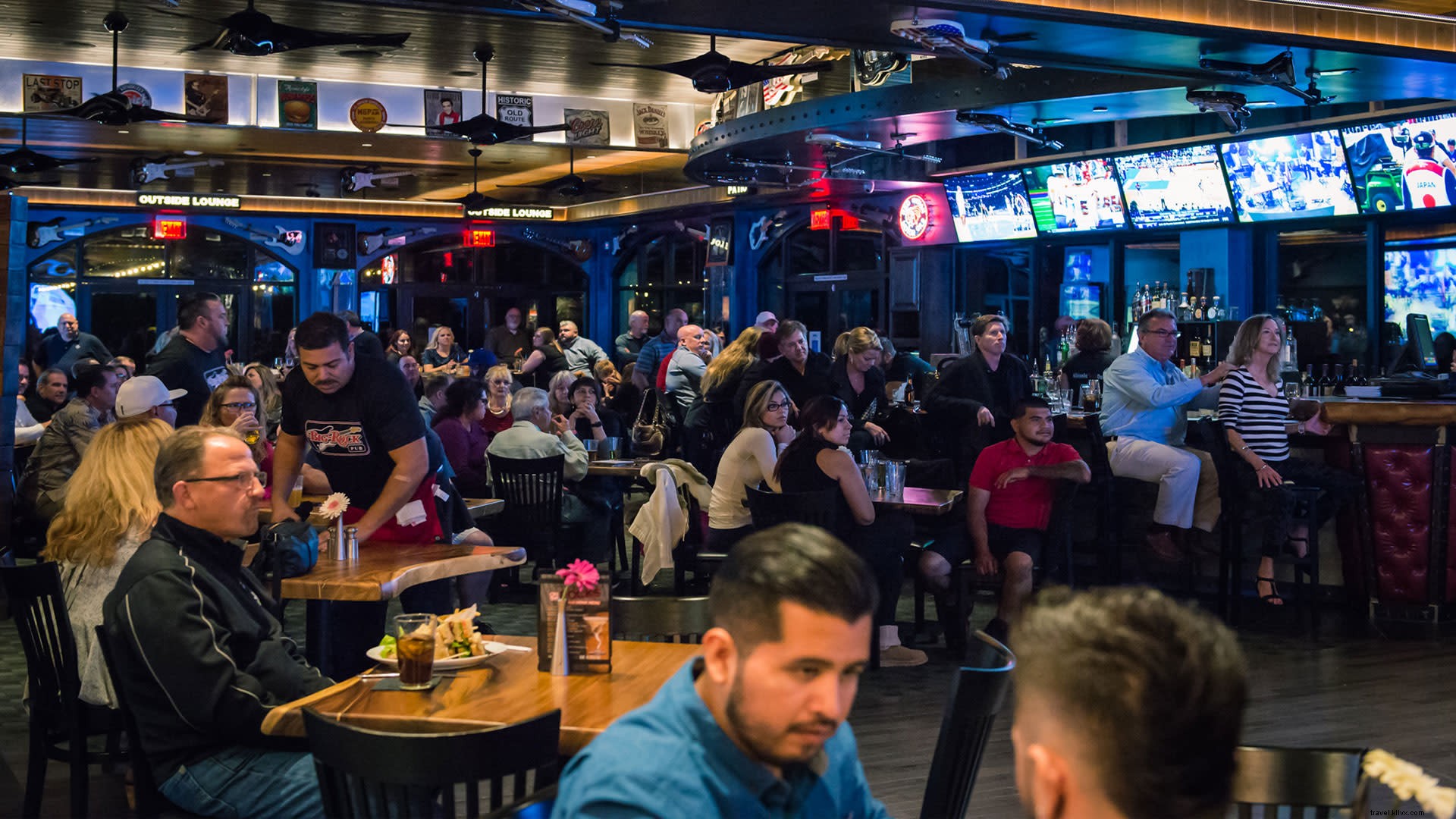 Ultimate Guide: Plan the Perfect Pub Crawl in Greater Palm Springs