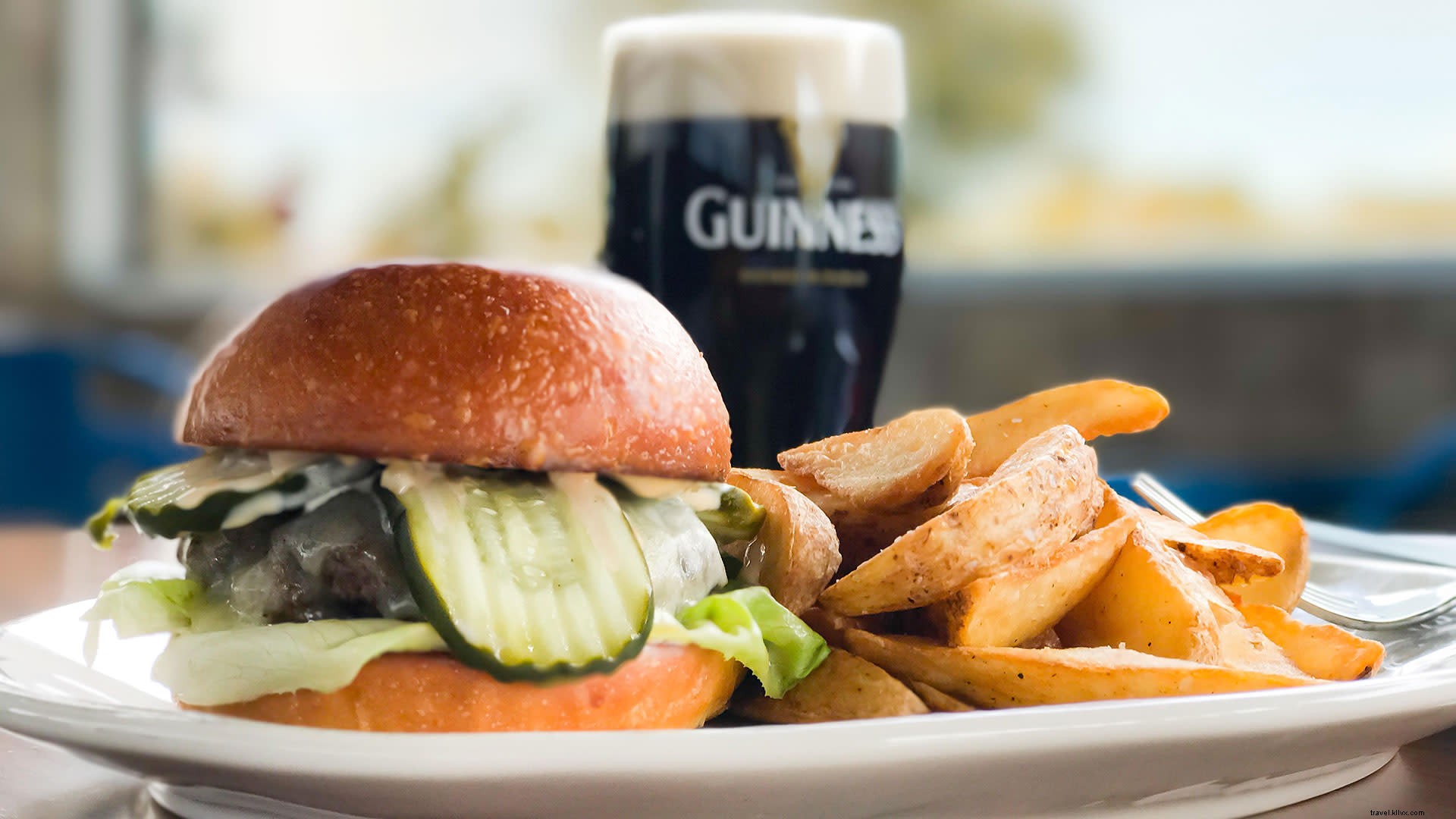 Ultimate Guide: Plan the Perfect Pub Crawl in Greater Palm Springs