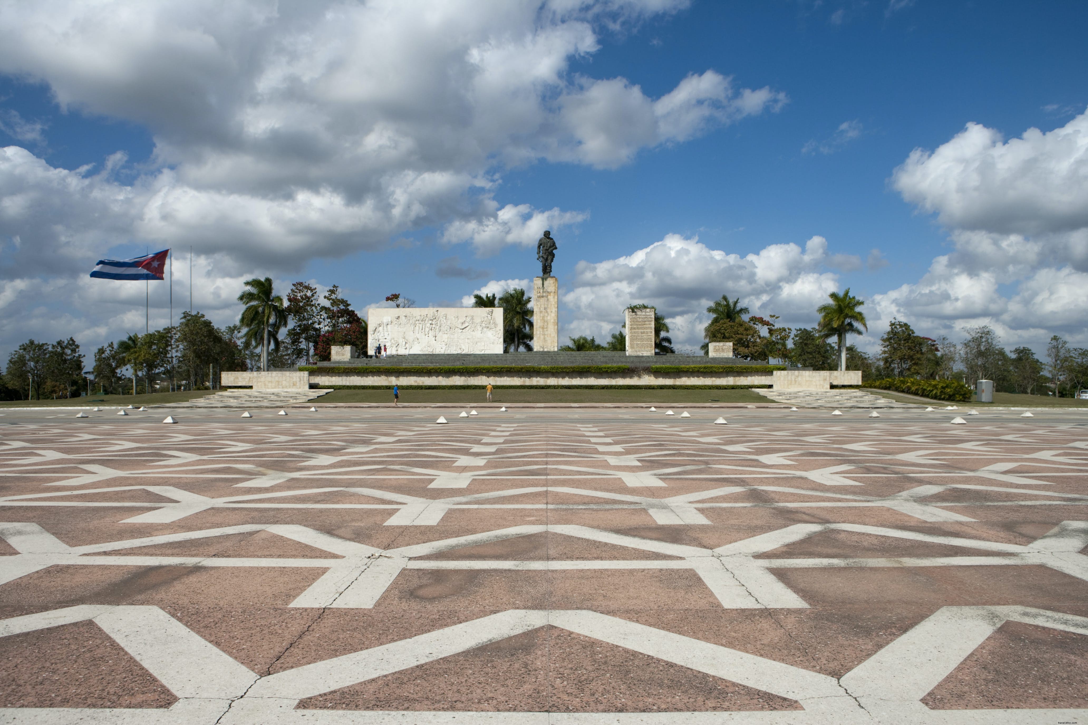 Che Guevara Mausoleum and Monument: Iconic Complex in Santa Clara, Cuba