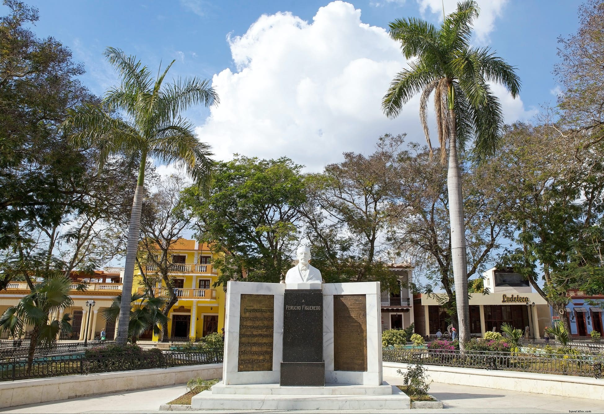 Parque Céspedes: Bayamo s Leafy Historic Square and Cultural Heart
