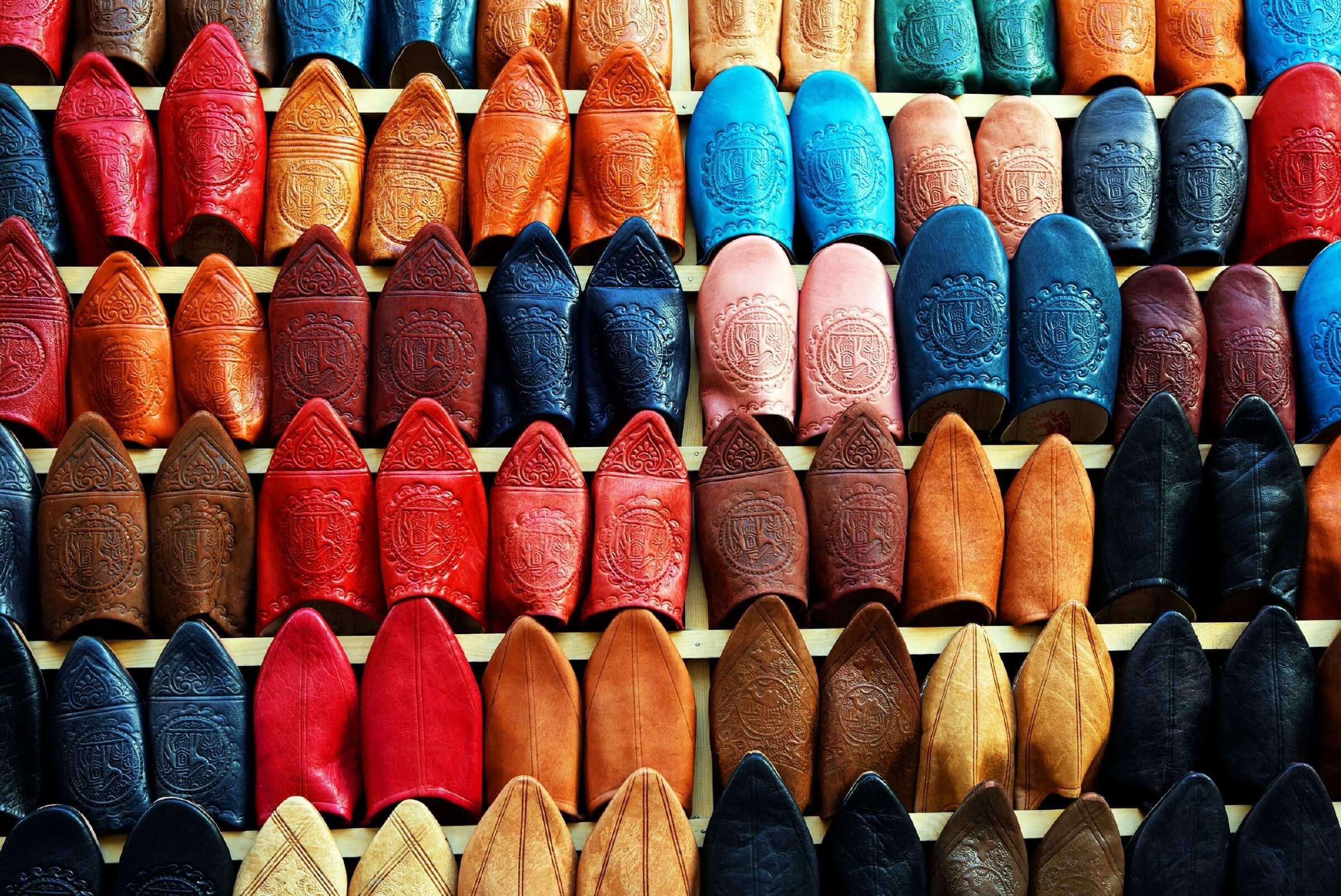 Master Haggling in Marrakesh Souks: Expert Tips, Prices, and Must-Buy Souvenirs