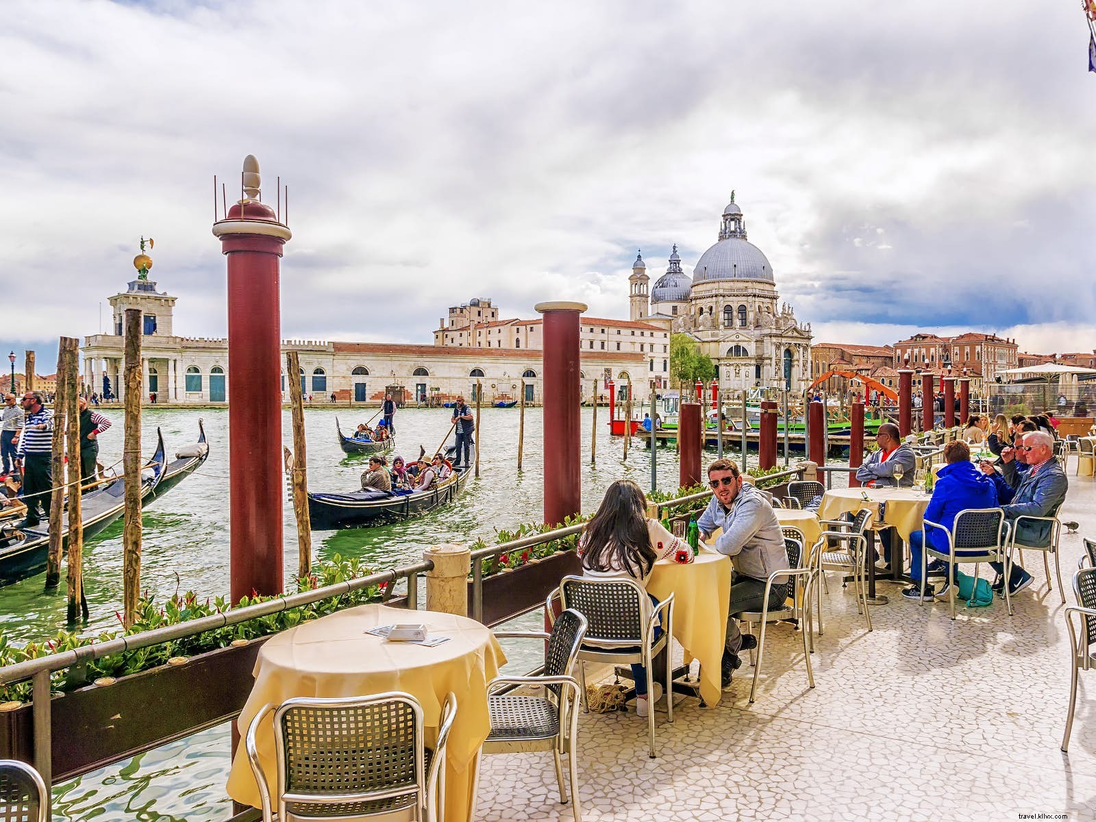 Best Shoulder Season Destinations: Top Off-Peak Travel Spots for Savvy Travelers