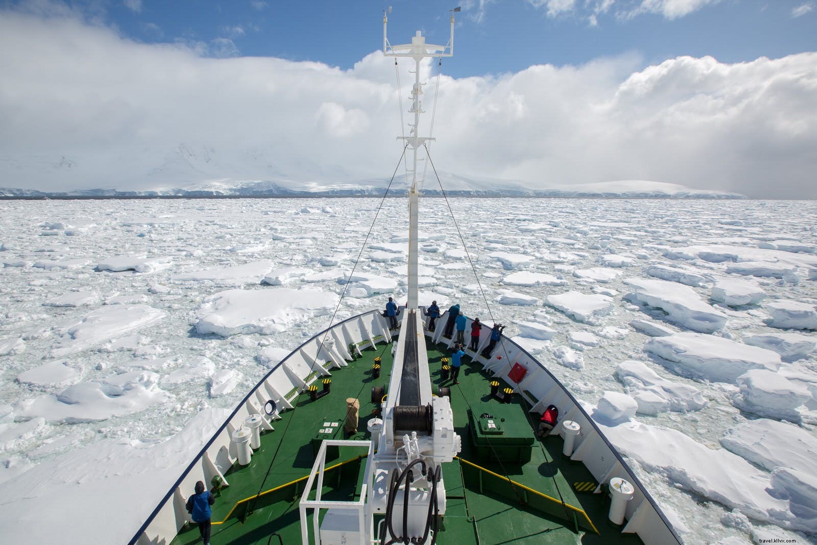 A-Z Travel Trivia: Fascinating Facts from Every Country, Inspired by Lonely Planet s The Travel Book