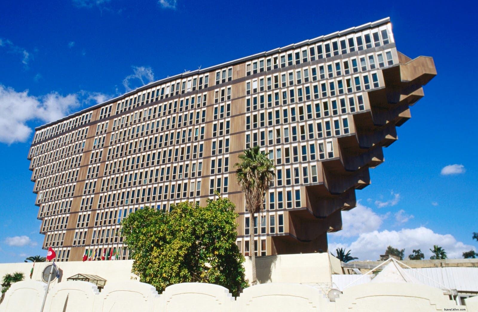 A-Z Travel Trivia: Fascinating Facts from Every Country, Inspired by Lonely Planet s The Travel Book