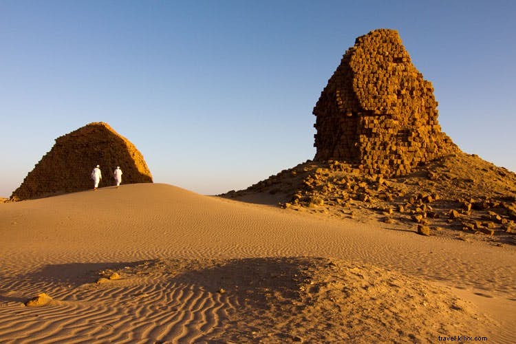 Discover Sudan s Ancient Wonders: Pyramids, Temples, and Desert Beauty in Stunning Photos