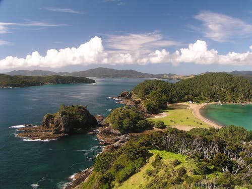 Top 10 World-Class Sailing Destinations to Sail into the Sunset