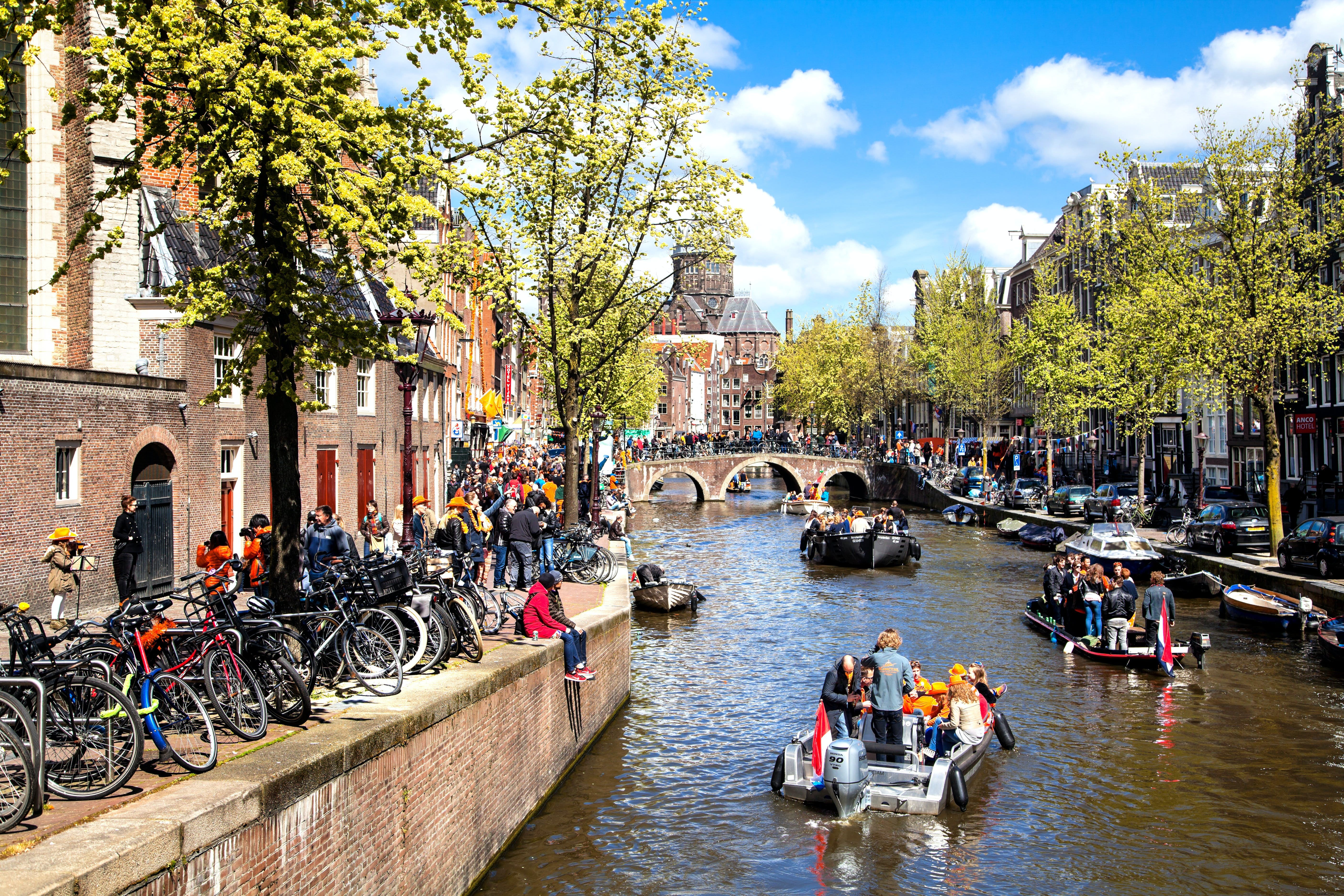 Top 10 Best Cities for Expats: Premier Destinations for Global Living