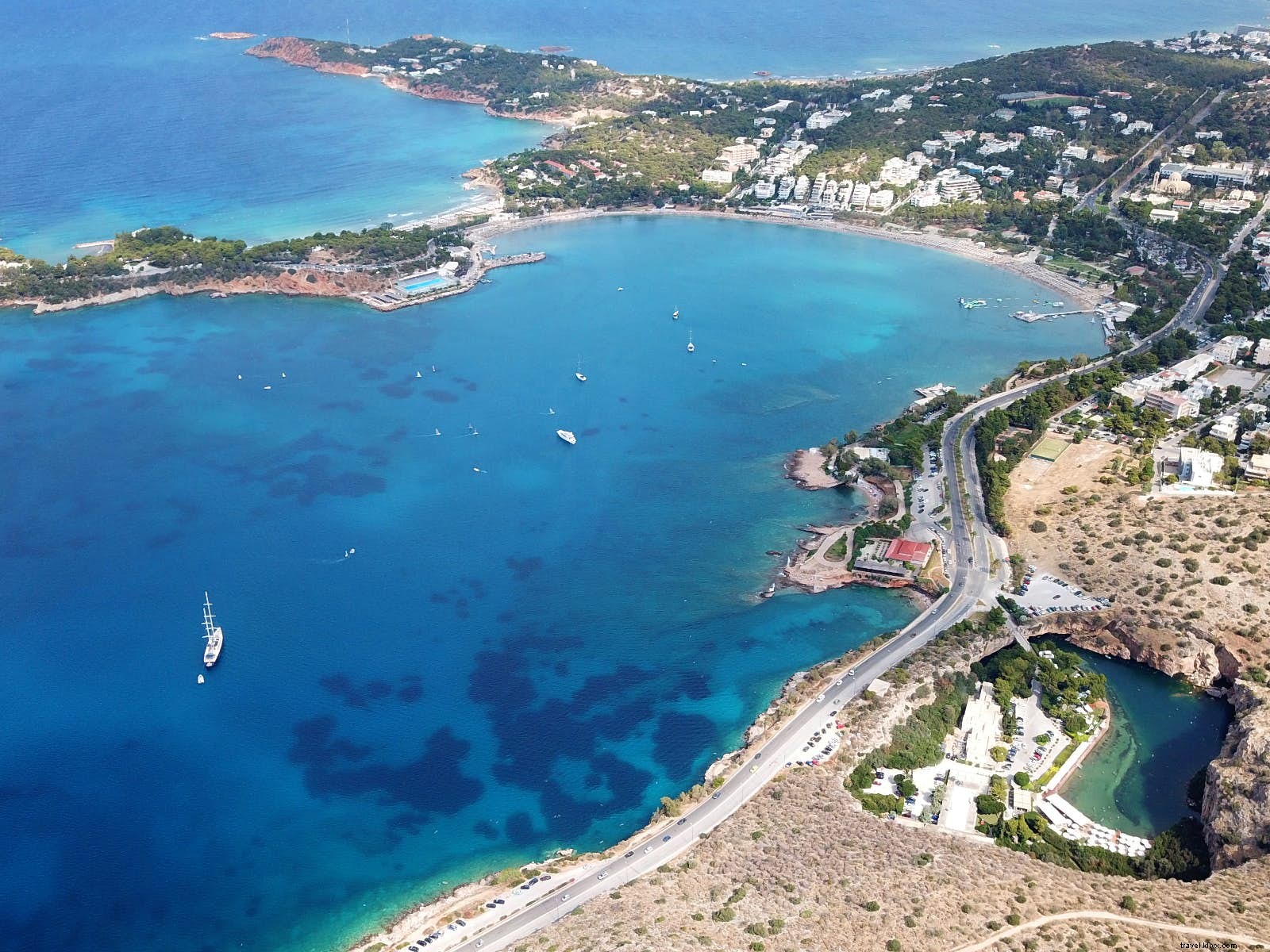 Drive Like a Local: Insider Road Rules and Etiquette from Global Cities