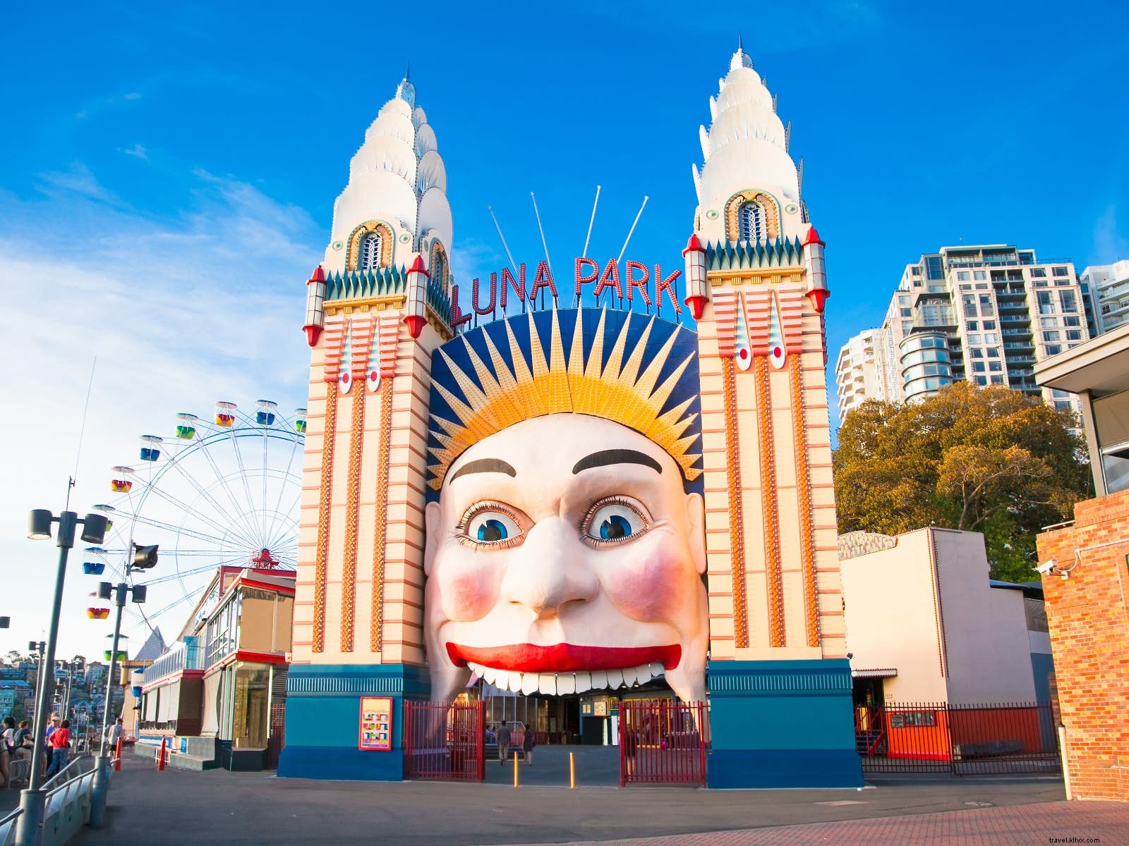 10 Magical Family Theme Parks Beyond Disney: Enchanting Alternatives Worldwide