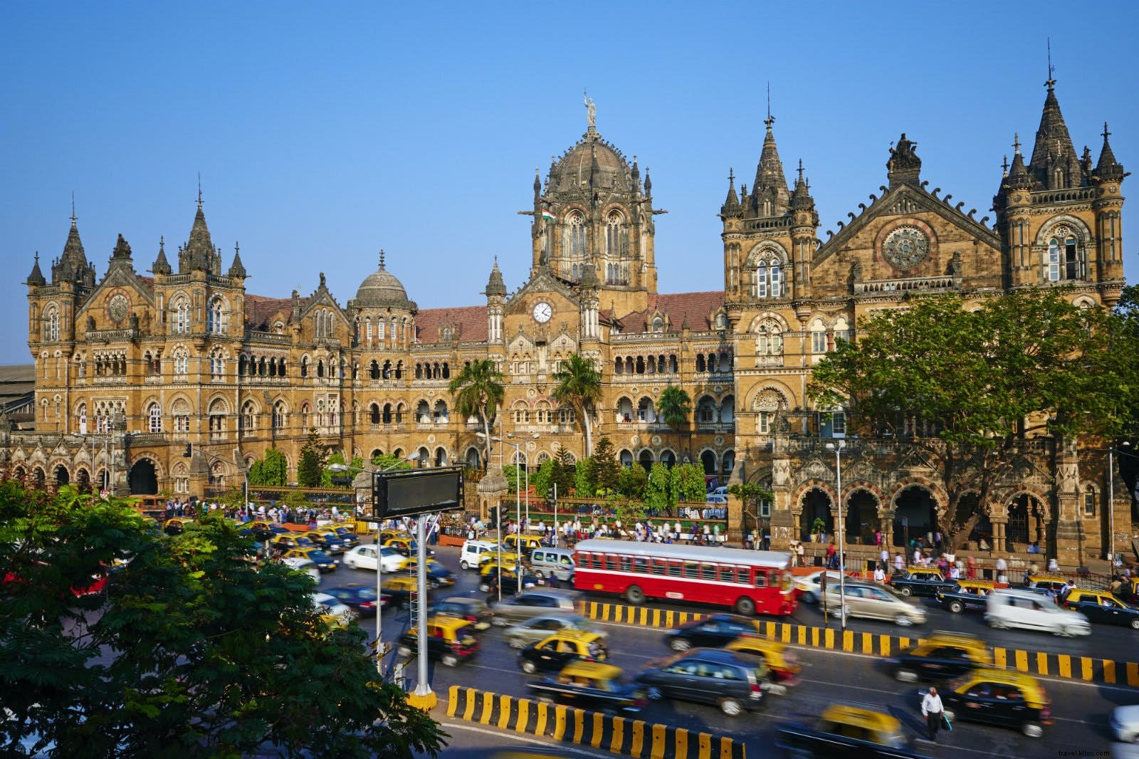 Top 10 Must-Visit Cities for Architecture Enthusiasts: Iconic Designs Beyond Paris, NYC, and London