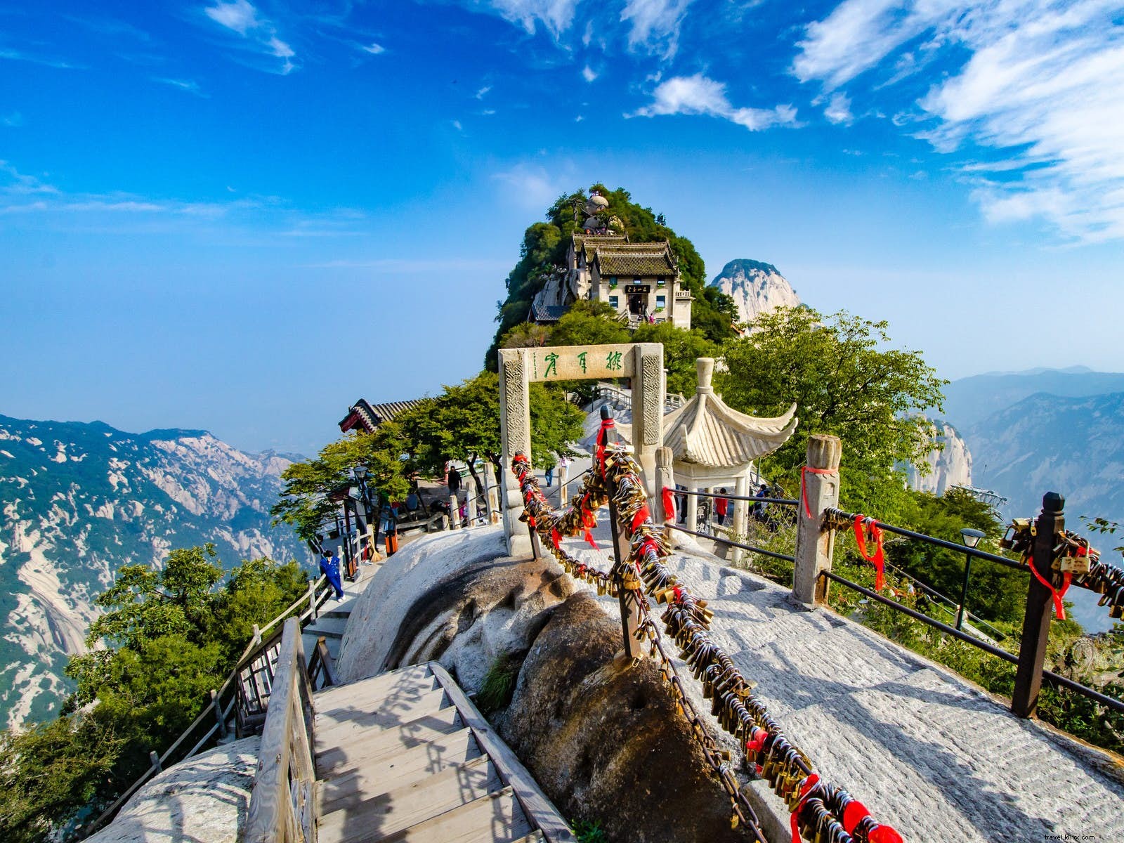 Hiking Hua Shan from Xi an: Guide to China s Sacred Taoist Mountain and Epic Trails