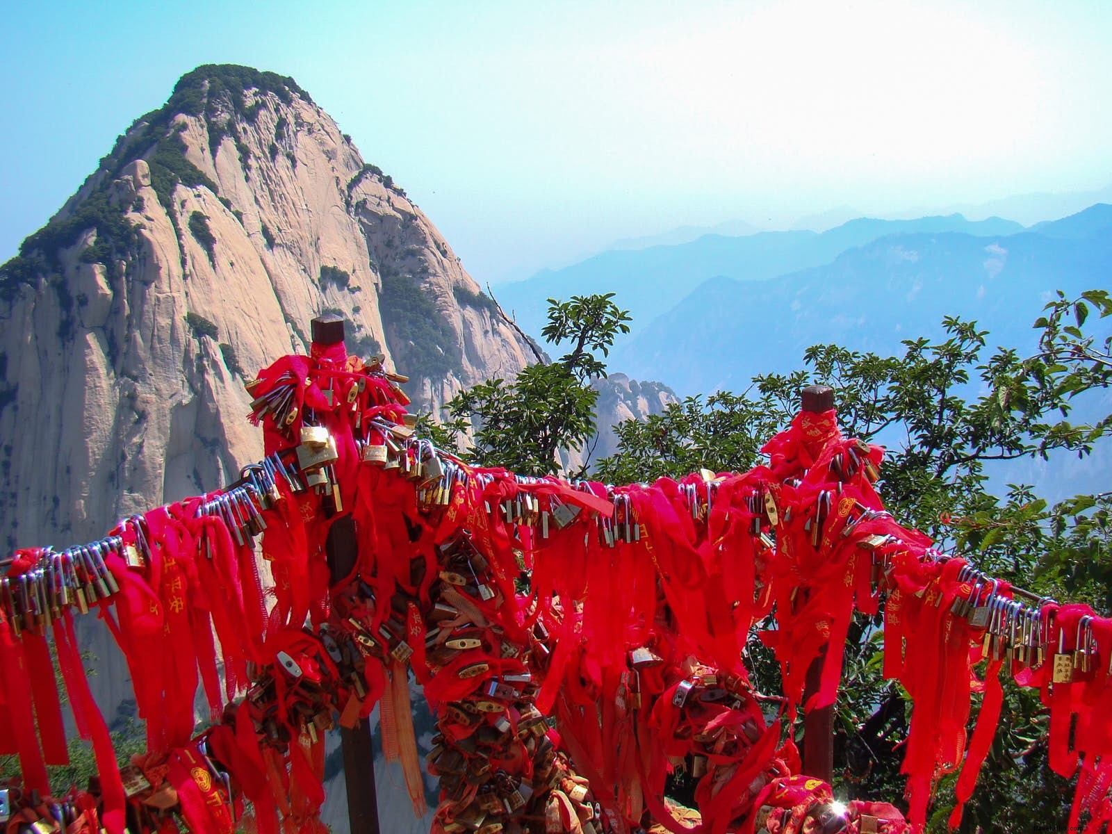 Hiking Hua Shan from Xi an: Guide to China s Sacred Taoist Mountain and Epic Trails