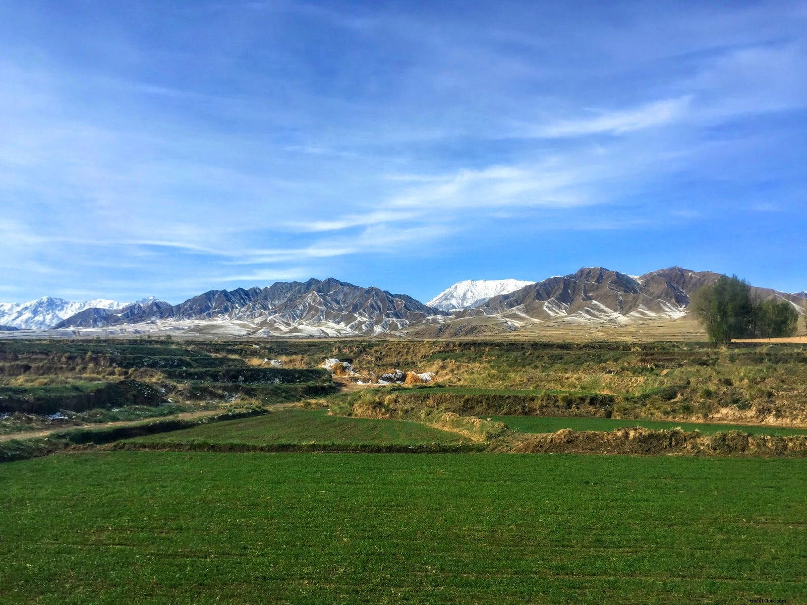 Discover Gansu: Epic Silk Road Adventures West of the Yellow River