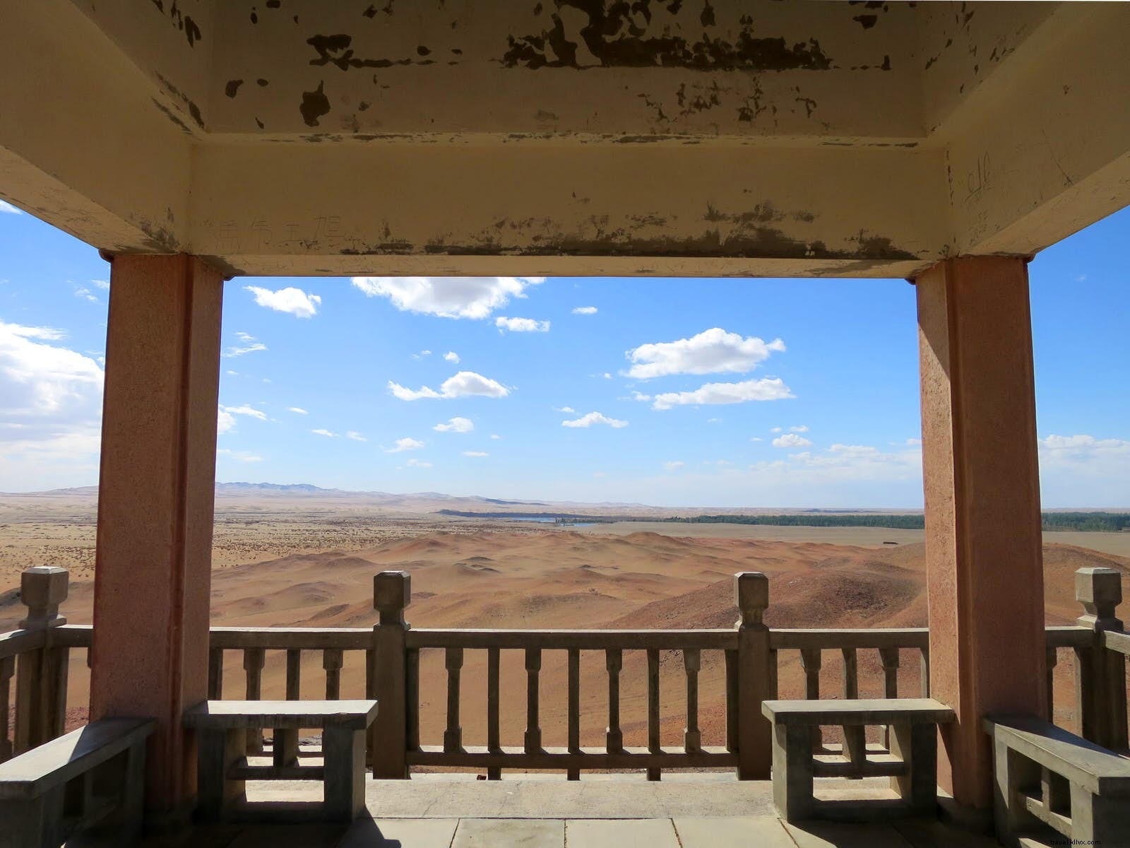 Discover Gansu: Epic Silk Road Adventures West of the Yellow River