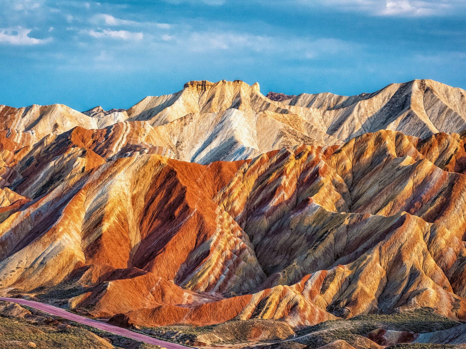 Discover Gansu: Epic Silk Road Adventures West of the Yellow River