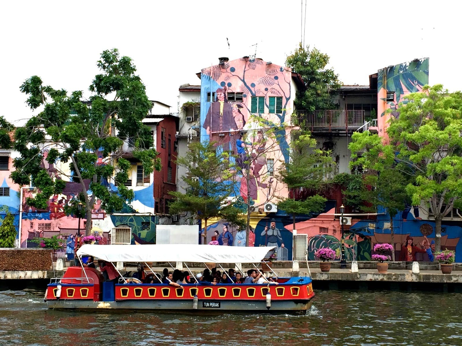 Discover Melaka City s Revitalized Riverside: History, Art, and Modern Attractions