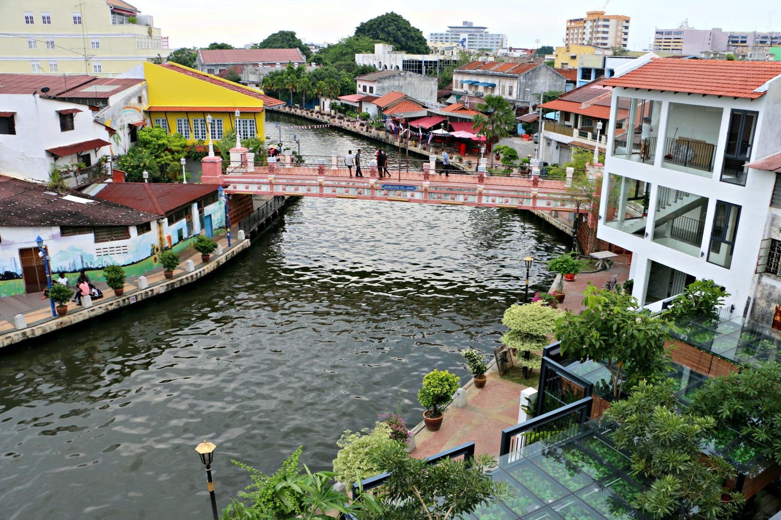 Discover Melaka City s Revitalized Riverside: History, Art, and Modern Attractions