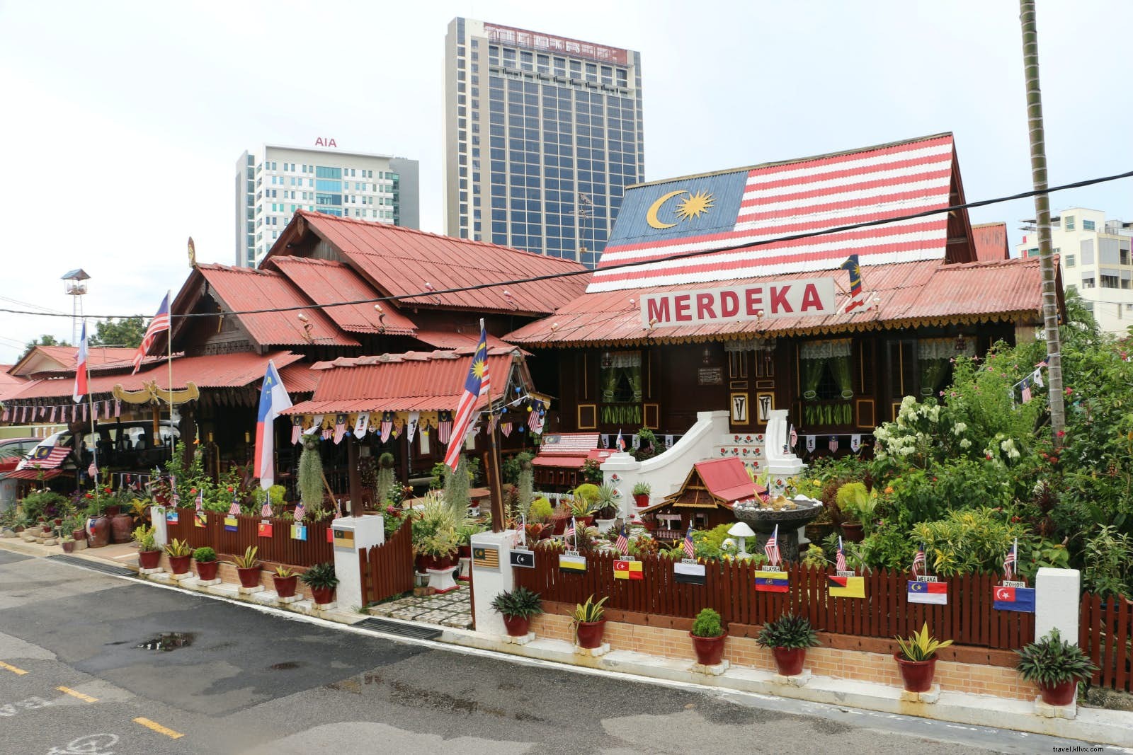 Discover Melaka City s Revitalized Riverside: History, Art, and Modern Attractions