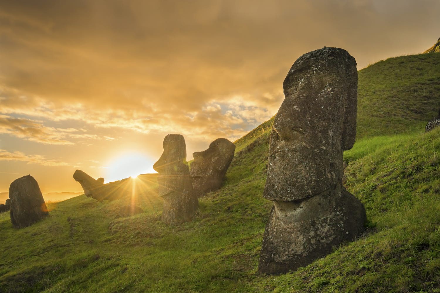 Epic March Journeys: Island-Hopping in Myanmar, Easter Island s Mysteries, Vietnam Treks & Australian Cycling Trails