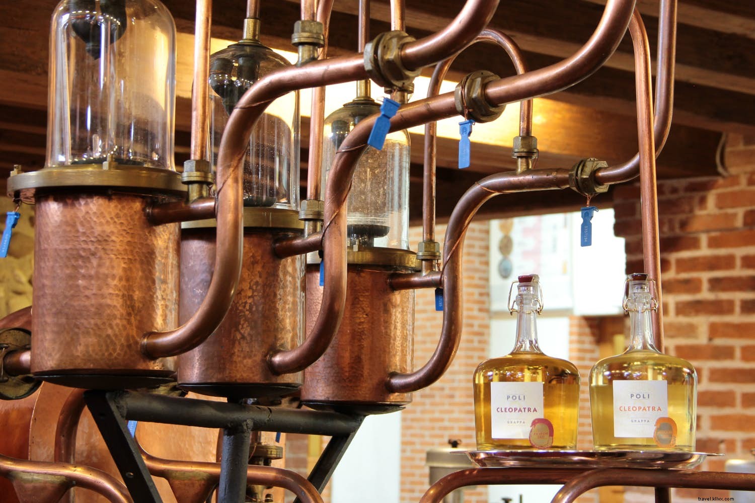 Discover Top Micro-Distilleries Worldwide: Crafting Exceptional Spirits with Local Ingredients