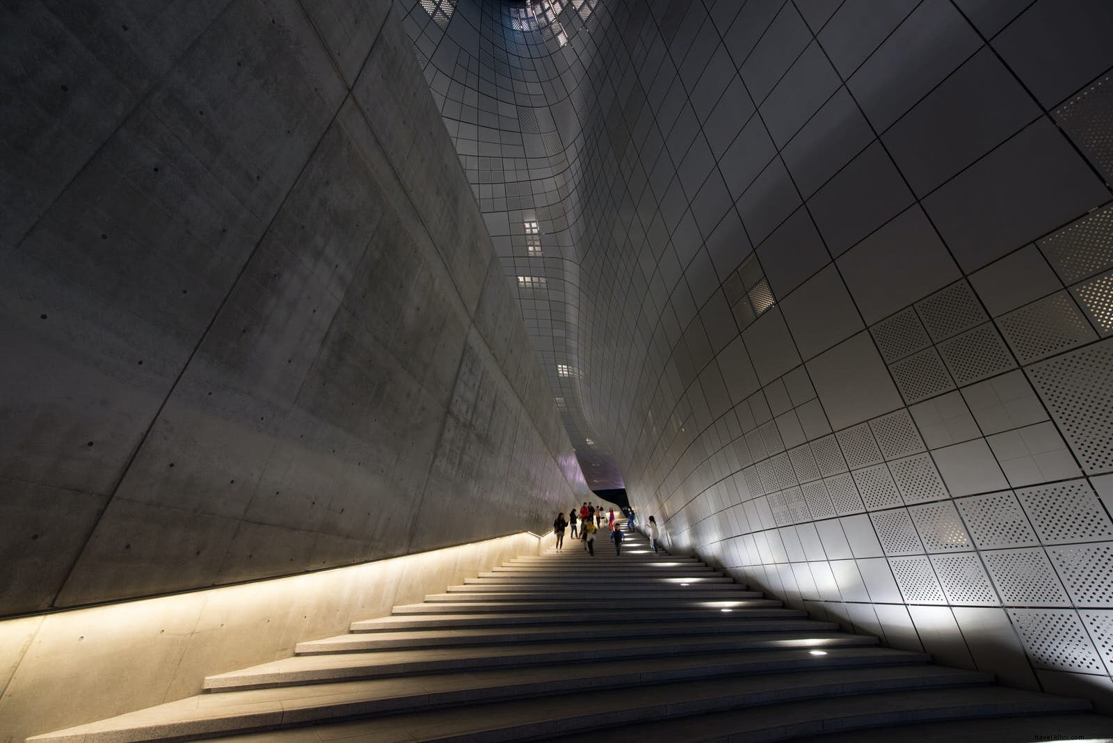 Seoul s Architectural Transformation: From Post-War Rebirth to Innovative Urban Green Spaces