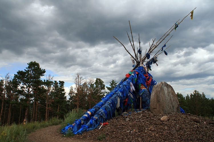 Discover Eastern Mongolia: A Clockwise Journey Through Remote Wilderness and Chinggis Khan s Legacy