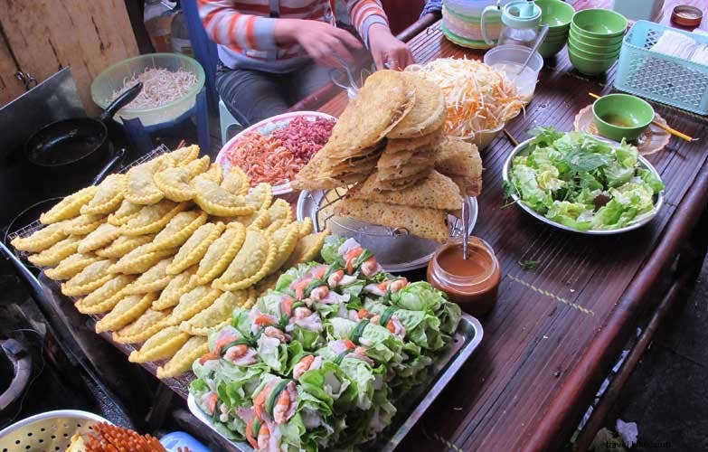 Top 10 Walking Food Tours for Globetrotting Foodies: Ultimate Culinary Adventures