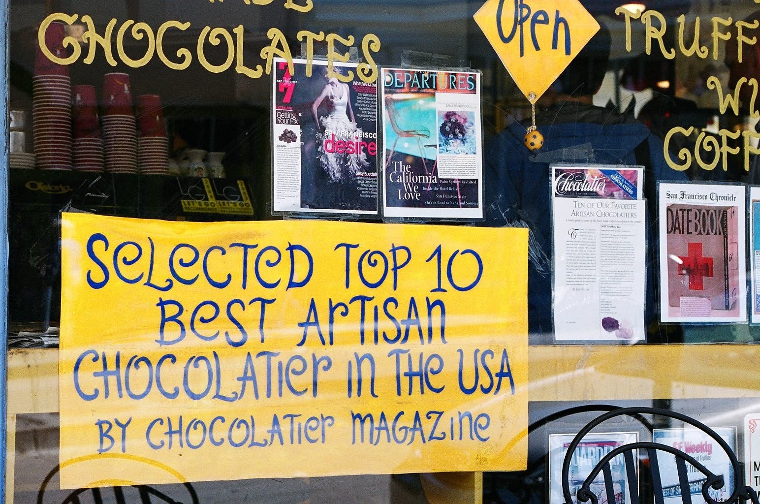 Top 10 Walking Food Tours for Globetrotting Foodies: Ultimate Culinary Adventures