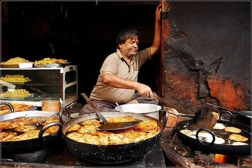 How to Safely Enjoy Indian Street Food: Expert Tips to Avoid Tummy Troubles