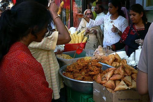 How to Safely Enjoy Indian Street Food: Expert Tips to Avoid Tummy Troubles