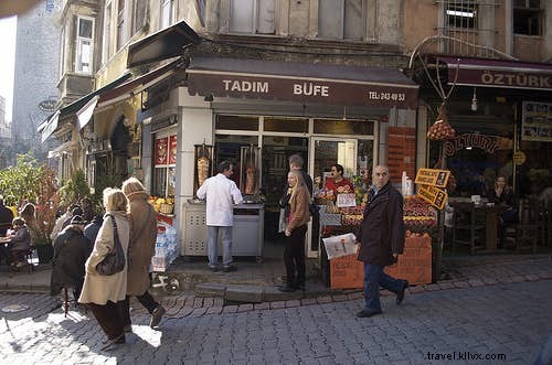 Ultimate Guide to Turkish Eateries: Lokantas, Meze Houses, Kebapçıs & More