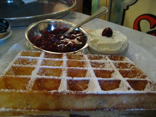 Iconic Desserts Around the World: Signature Sweets from Six Legendary Cities