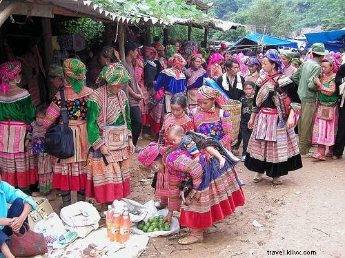 Discovering Southeast Asia s Ethnic Minorities: Cham, Hmong, Jarai, Dao, and Karen Communities