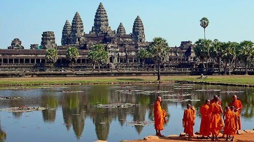 Cambodian Etiquette Guide: Essential Dos and Don ts for Respectful Travel