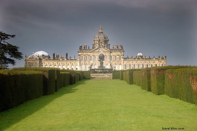 The World s Most Magnificent Mansions and Grand Houses