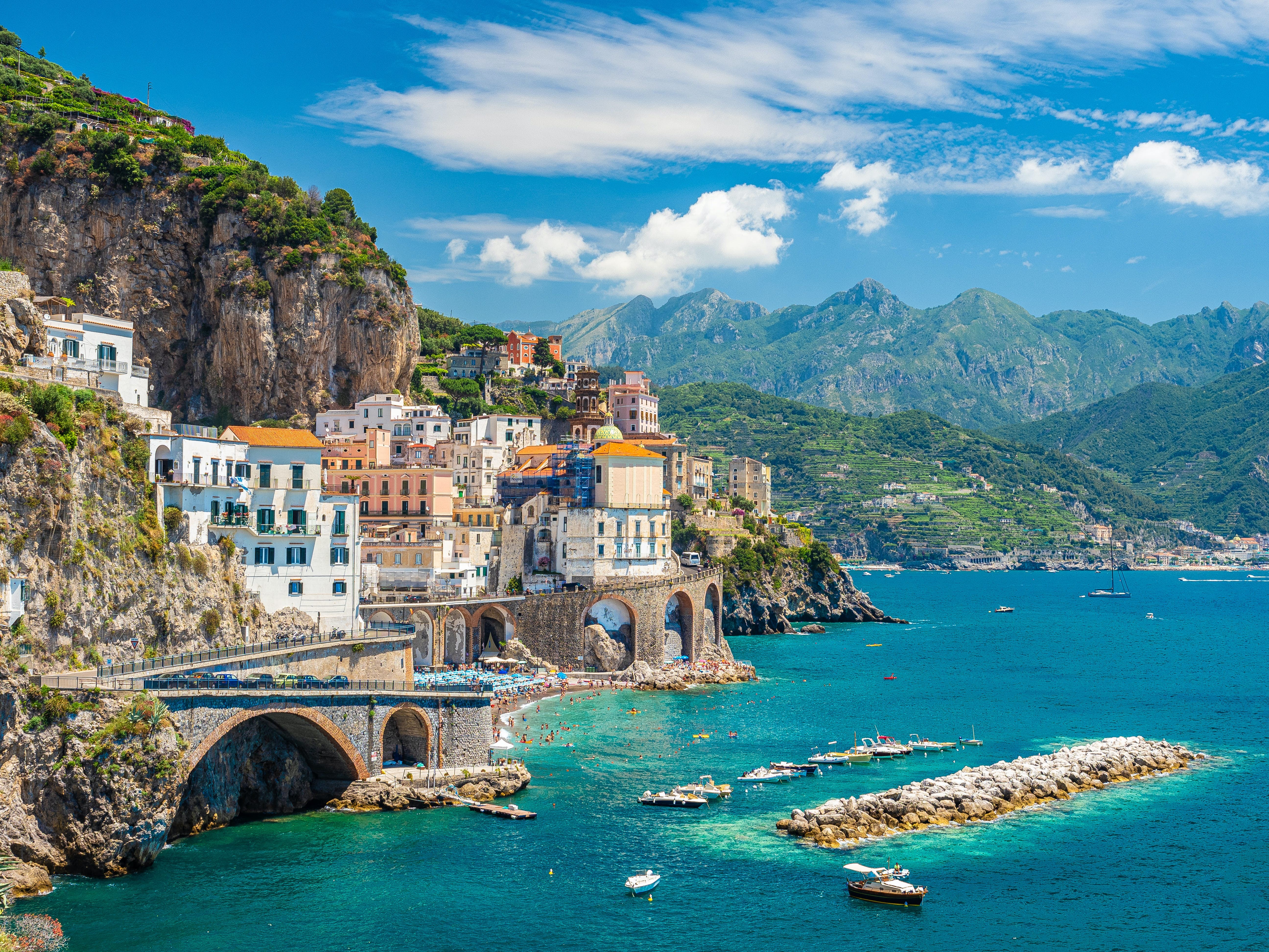 6 Idyllic Destinations for Summer Sailing Adventures