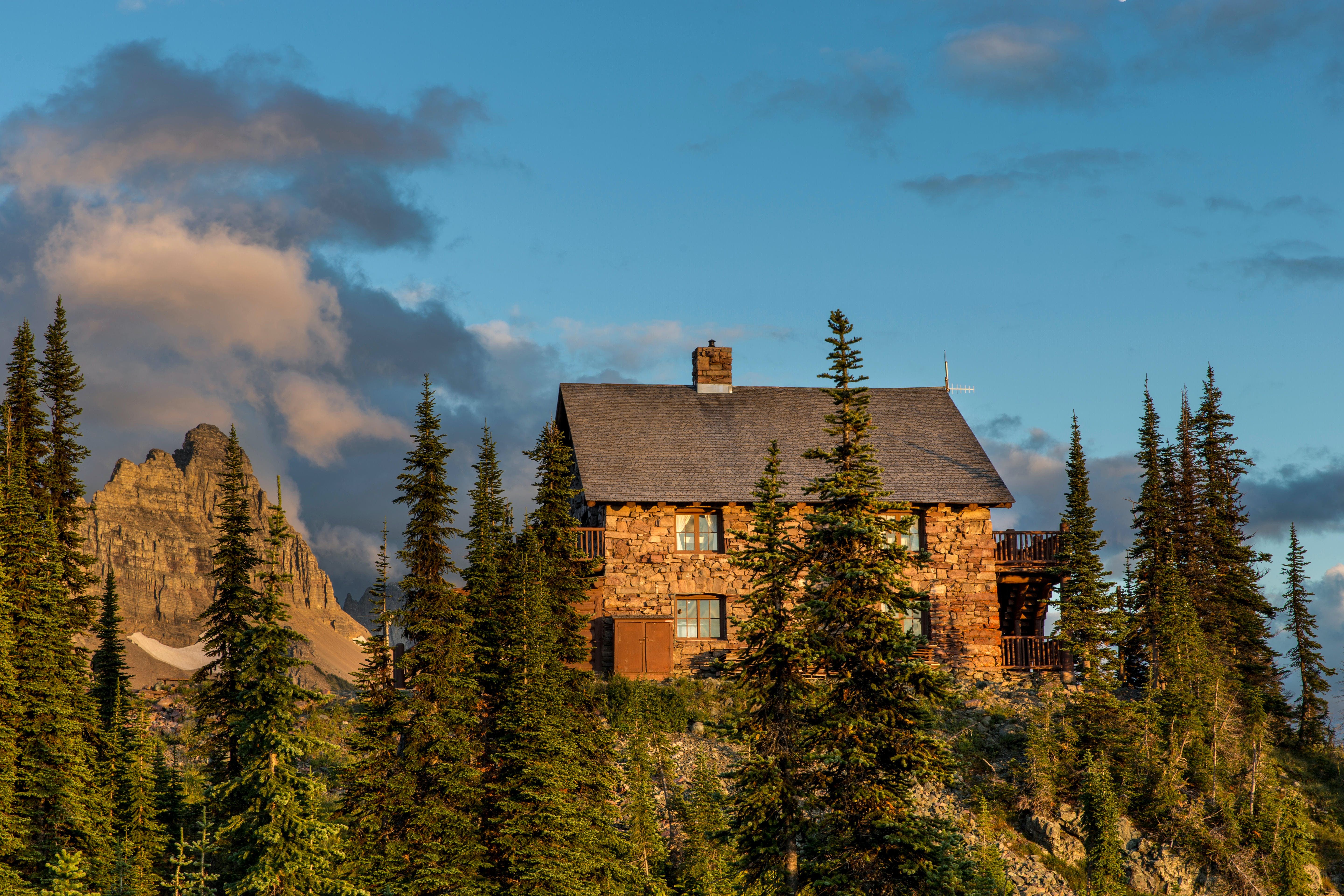 Glacier National Park: Majestic Peaks, Epic Hikes, and Historic Wonders