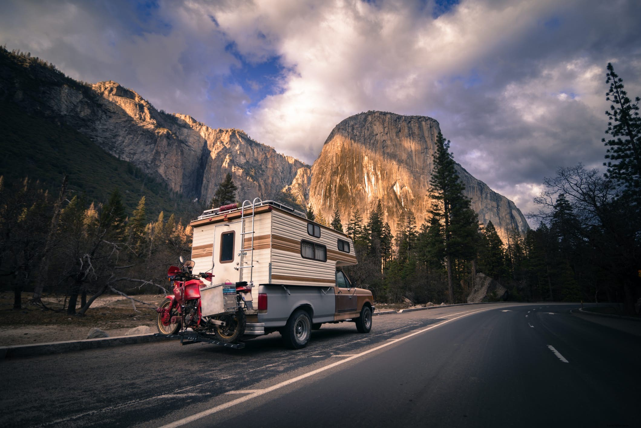 Yosemite National Park: Iconic Landmarks, Epic Activities, and Timeless History