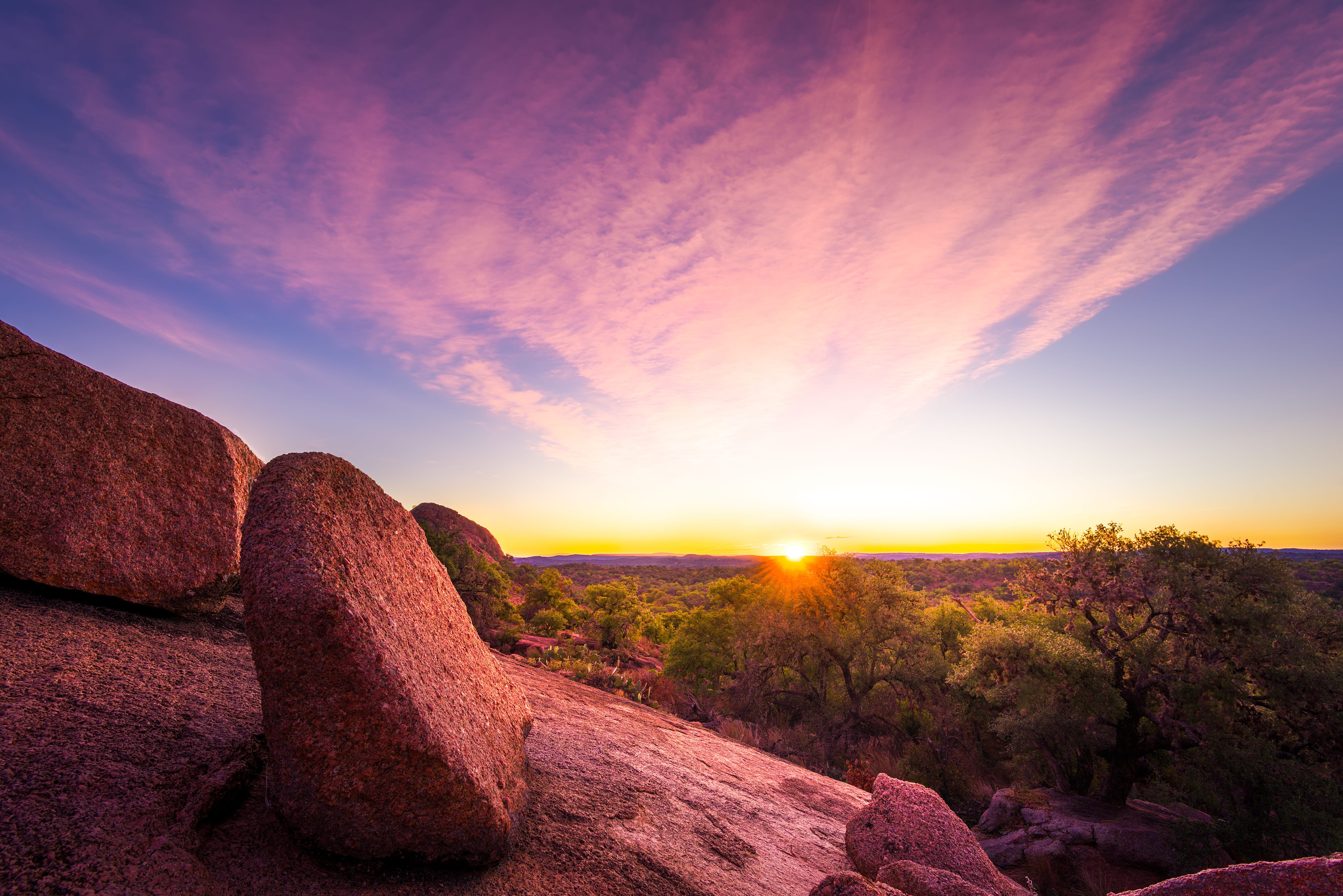 Enchanted Rock State Natural Area: Texas Hill Country s Iconic Granite Dome for Hiking, Climbing, and Stargazing