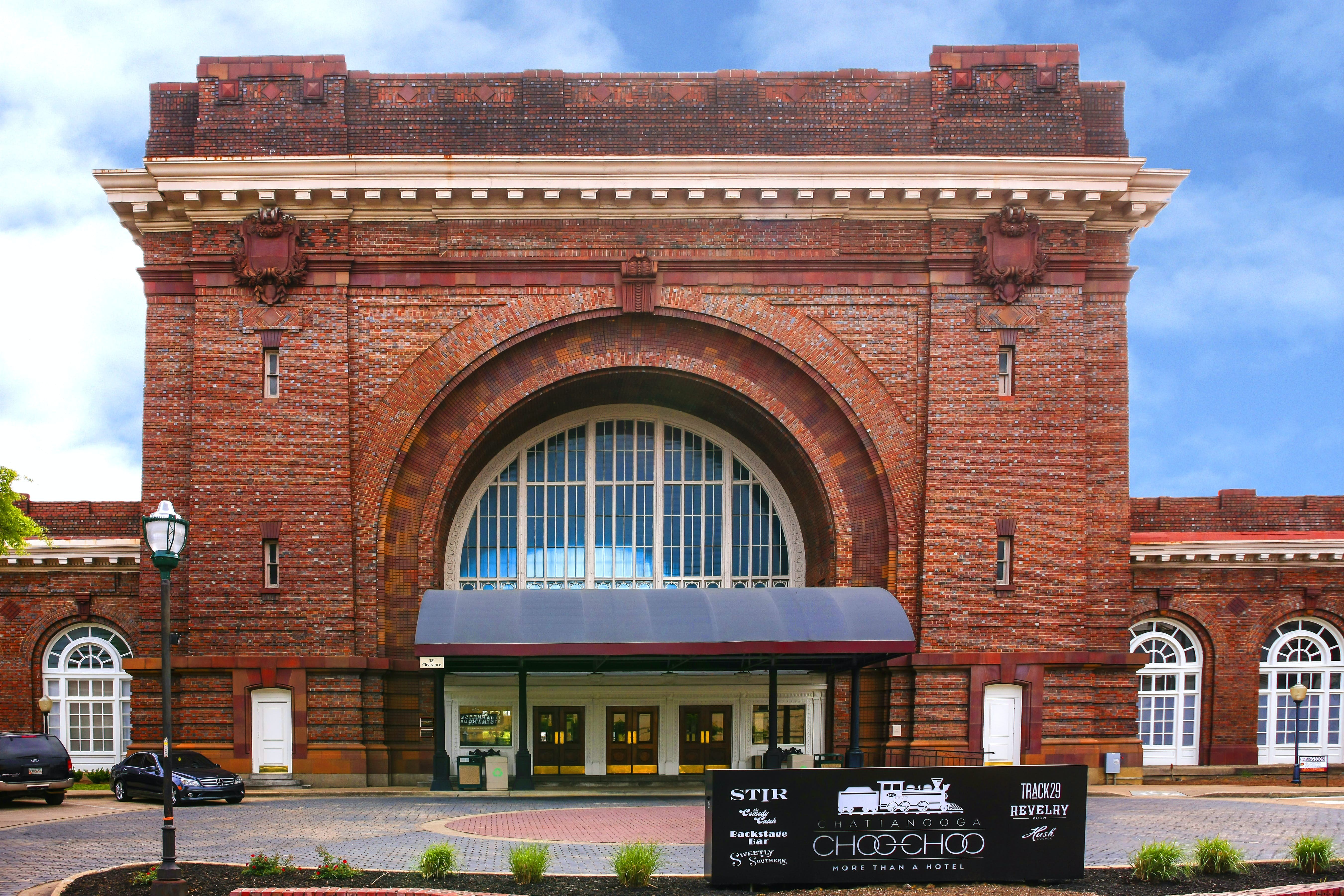 Songbirds: Chattanooga s Revamped Interactive Music Museum and Live Venue